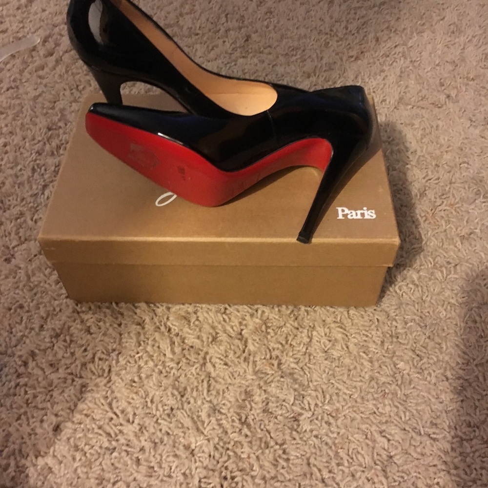 Christian Louboutin black patent heels 37